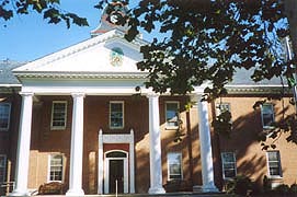 [photo, Courthouse, 109 Market St., Denton, Maryland]